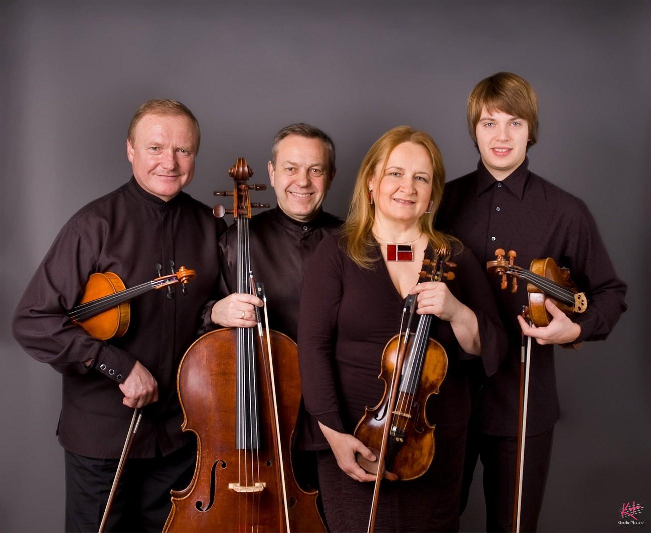 K-Ji-Kabt-vpravo-coby-len-Vlachova-kvarteta